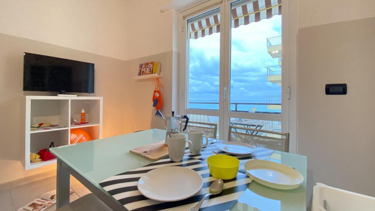 Babyaccommodation Family Experience IV Pietra Ligure Buitenkant foto