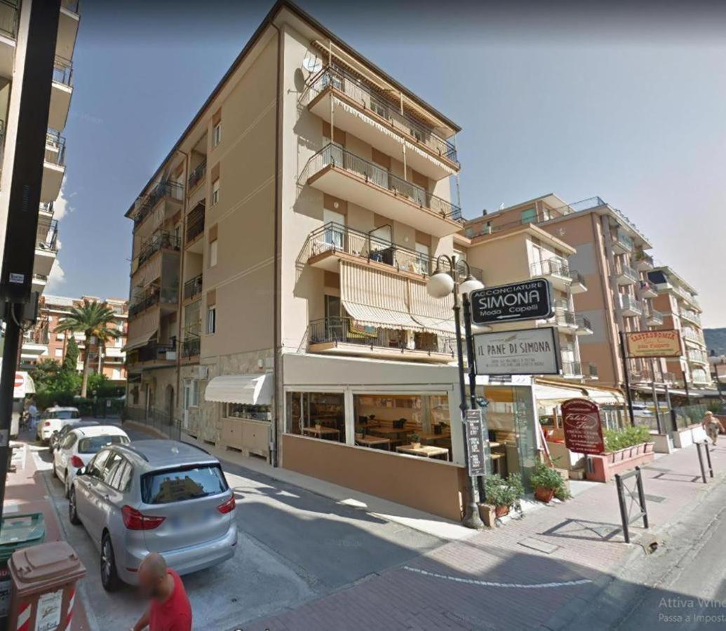 Babyaccommodation Family Experience IV Pietra Ligure Buitenkant foto